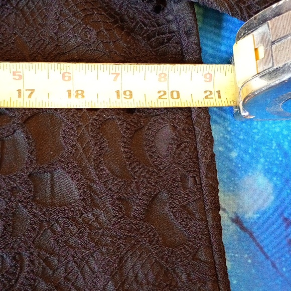 Max Volmary Black Textured Women's Trench Coat - Picture 8 of 9